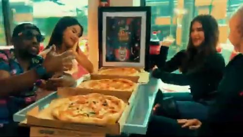 Costa-Ricas-Call-Center-Rap-Breakdancing-commerical-3.png